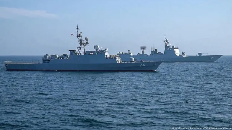 Корабли ВМС России, Китая и Ирана во время совместных учений в Оманском заливе, 18 марта 2023 года
