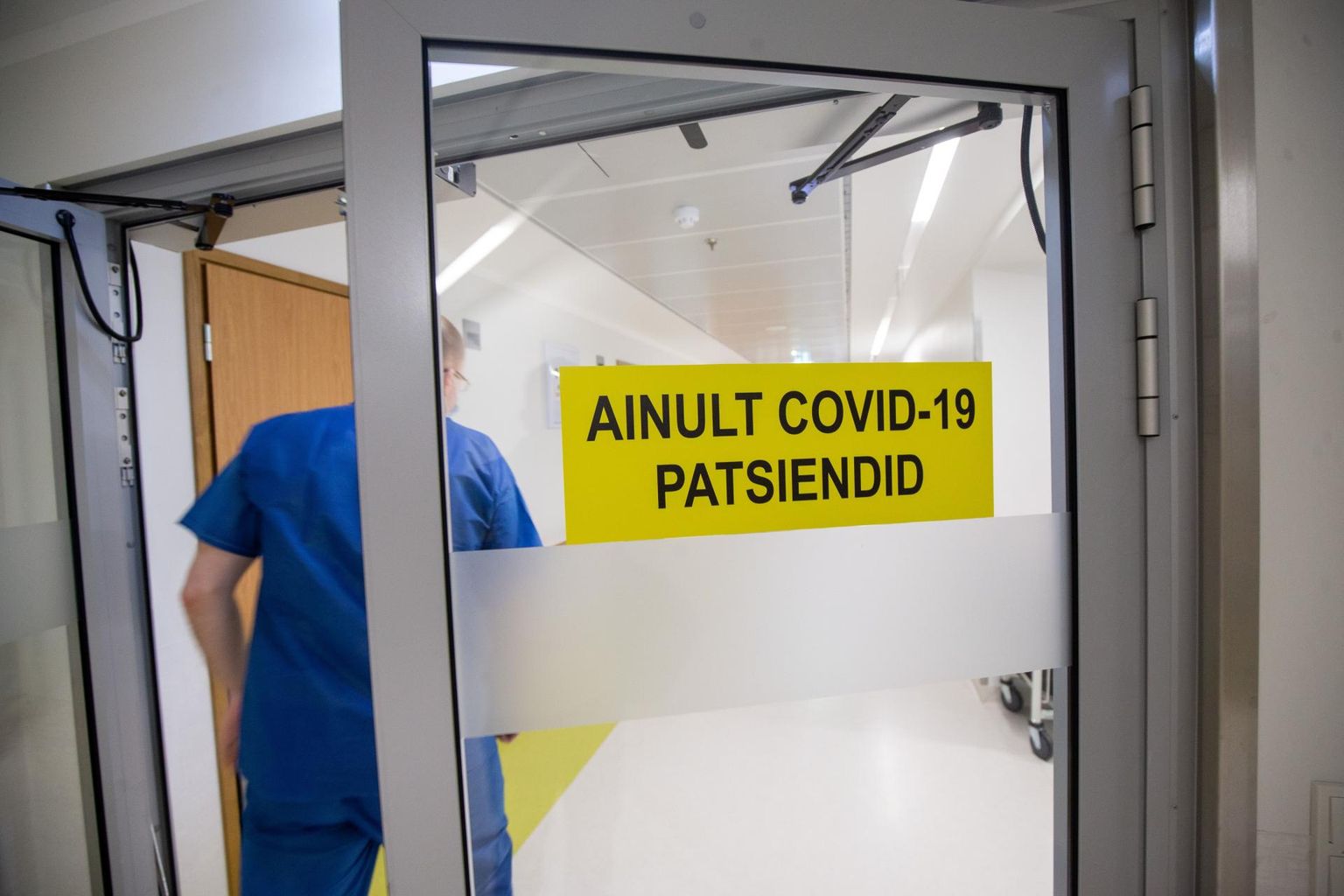 Pärnu haigla koroonaosakonnas on ravil kolmandiku võrra rohkem COVIDi-haigeid kui nädal tagasi.