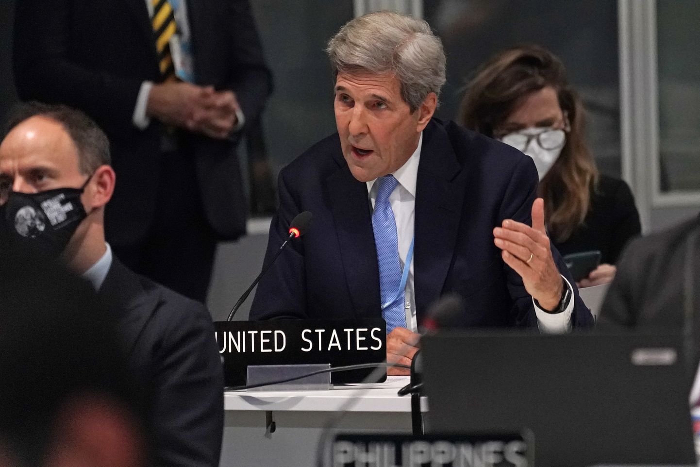 USA kliimavolinik John Kerry rääkimas Glasgows toimuval COP26 ÜRO kliimakonverentsi istungil.