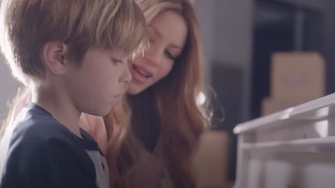 VAATA KLIPPI ⟩ Shakira näitab uues muusikavideos oma poegi
