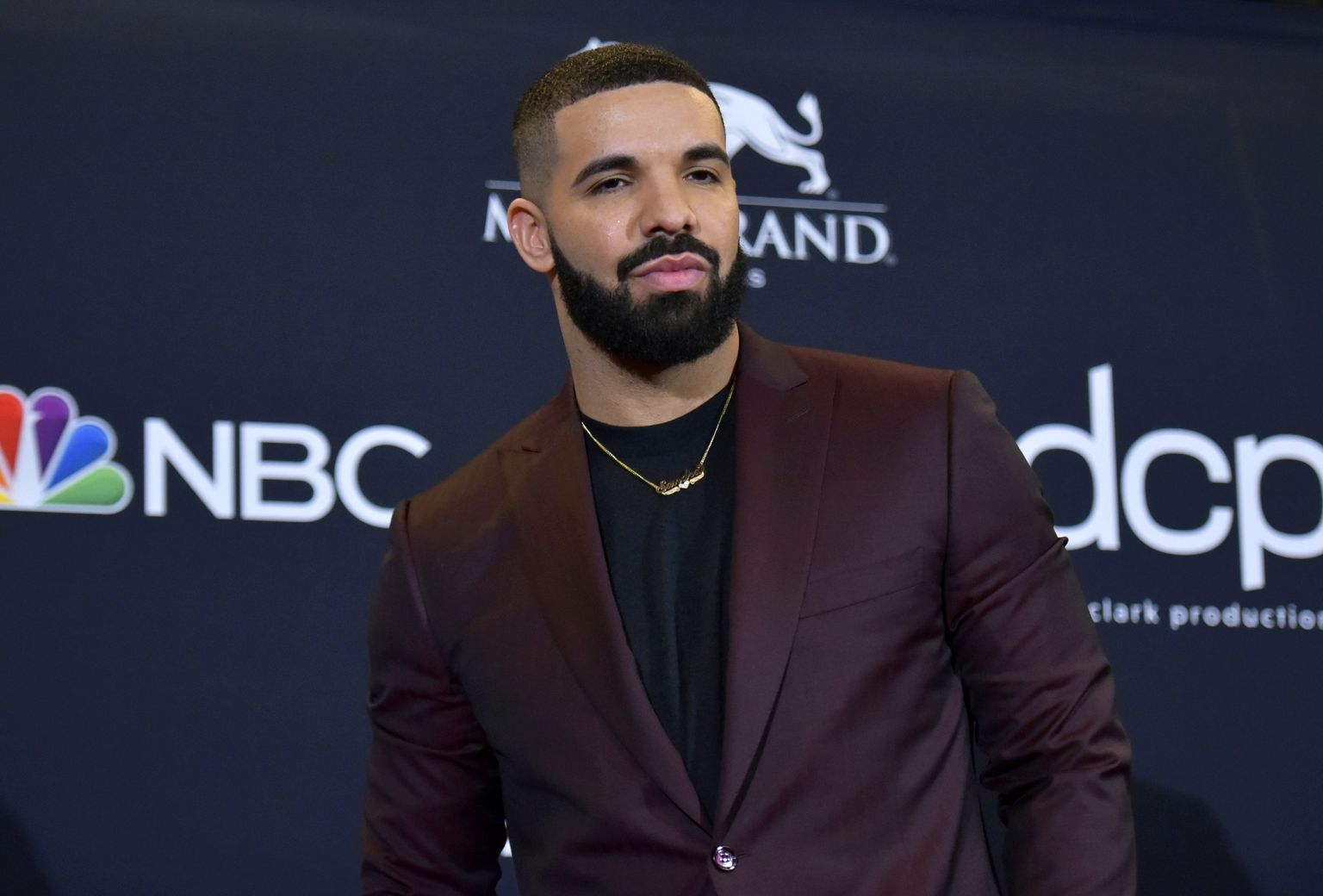 Drake Billboardi auhindade jagamisel.