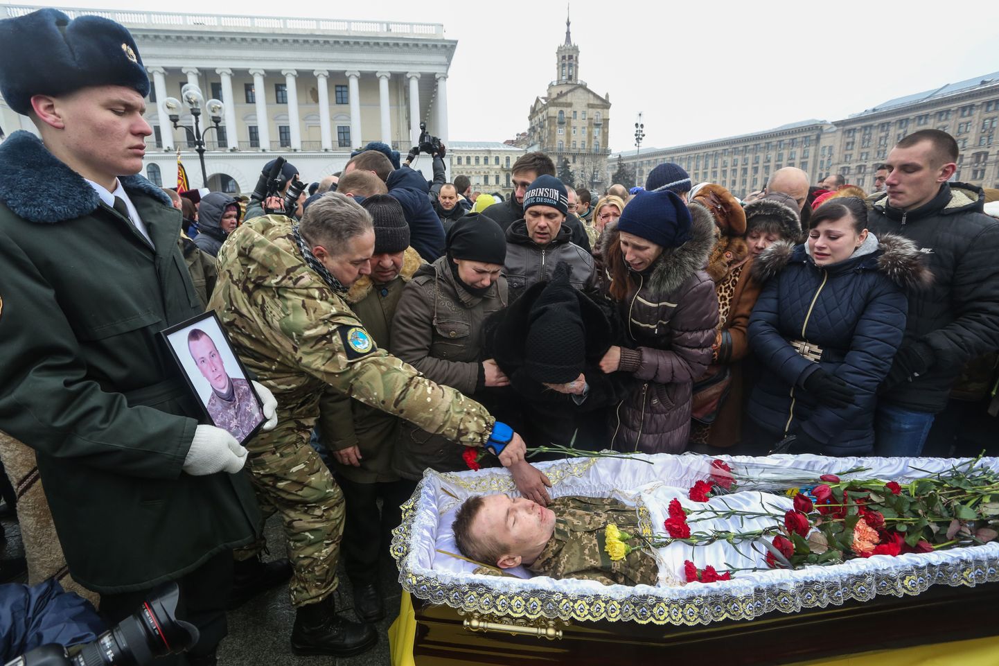 Kiievis maetakse Avdijivkas hukkunud sõdureid.