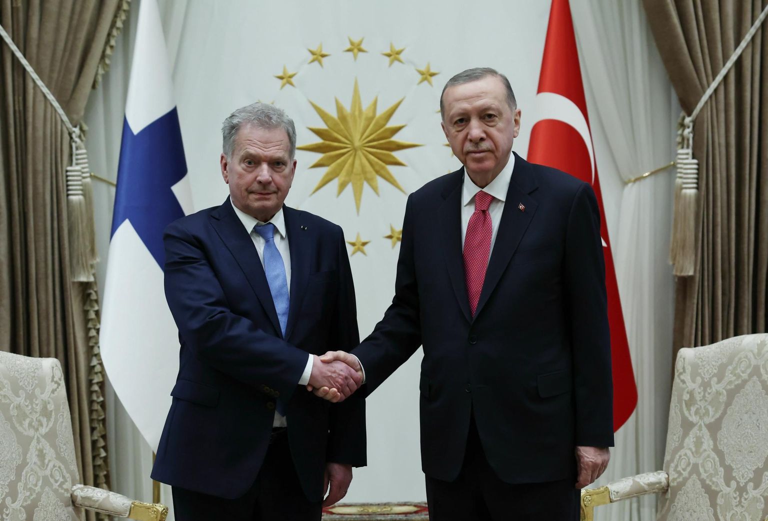 Soome president Sauli Niinistö (vasakul) ja Türgi riigipea Recep Tayyip Erdoğan eile Ankaras.