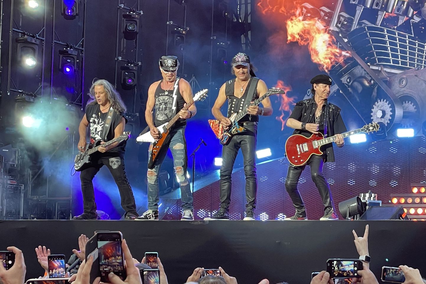 Scorpions устроили незабываемое шоу, поразив фанатов своим драйвом и энергией.