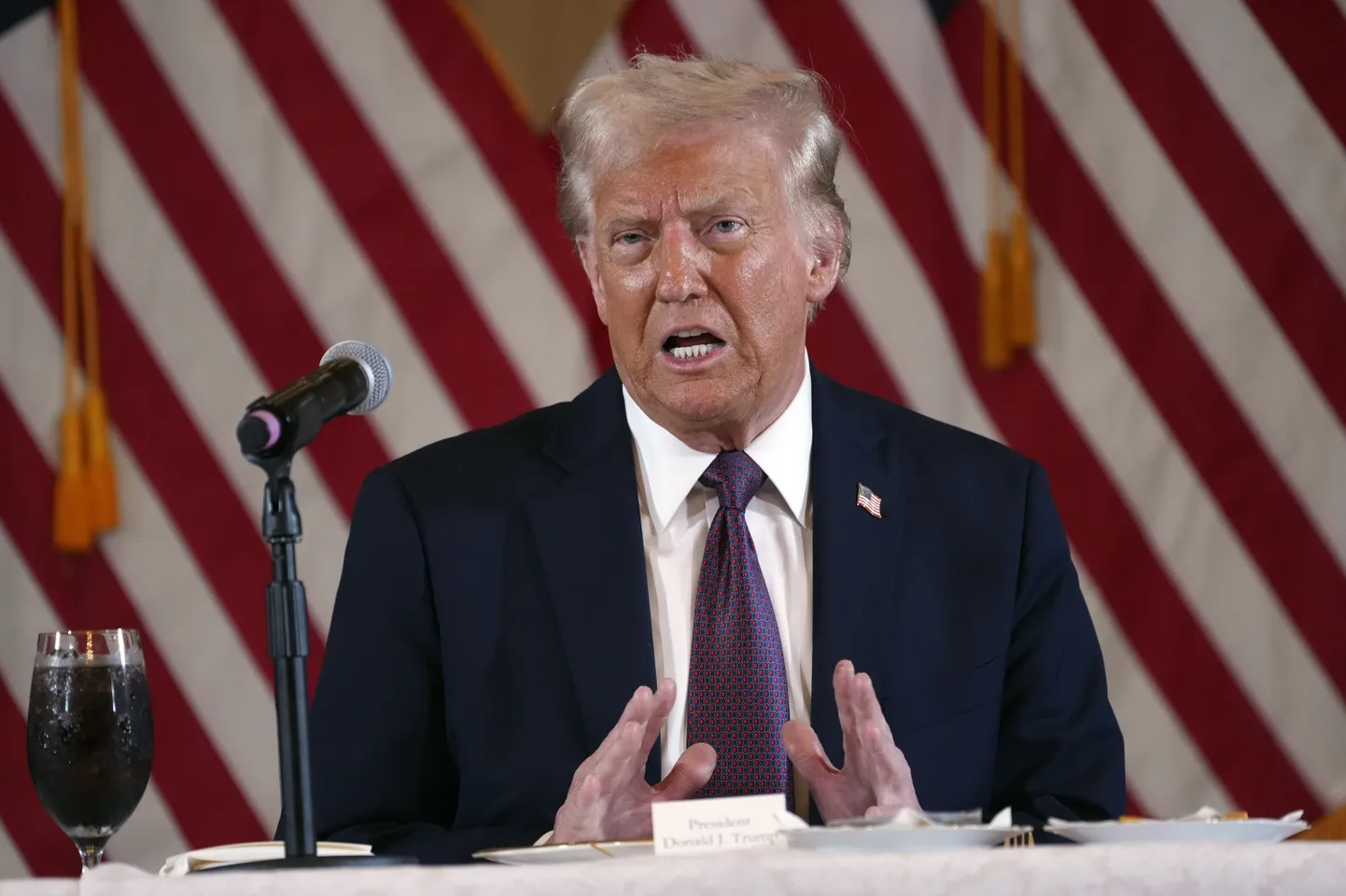 Valitud president Donald Trump esineb 9. jaanuaril 2025 Floridas, Palm Beachis Mar-a-Lagos Vabariikliku Partei kuberneridega toimunud kohtumisel