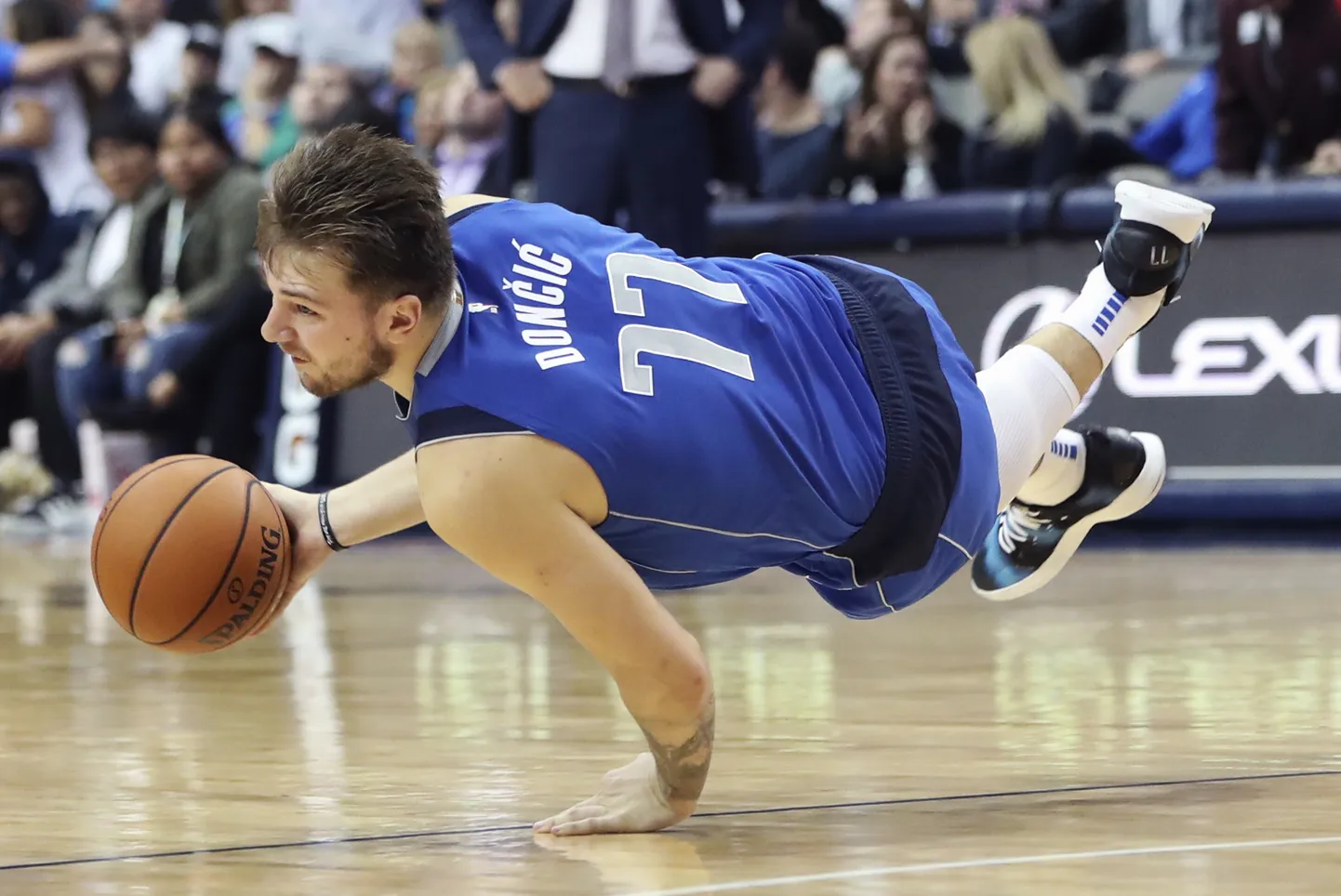 Luka Doncic leiab end NBAs vahel keerulistest olukordadest, kuid on nendega seni hakkama saanud.