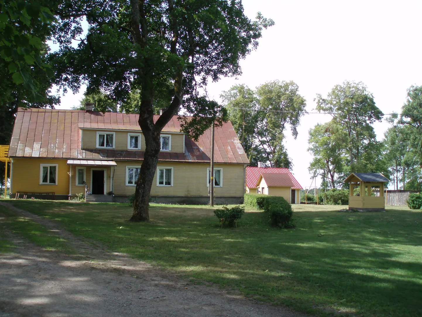 Püha kiriku pastoraat.