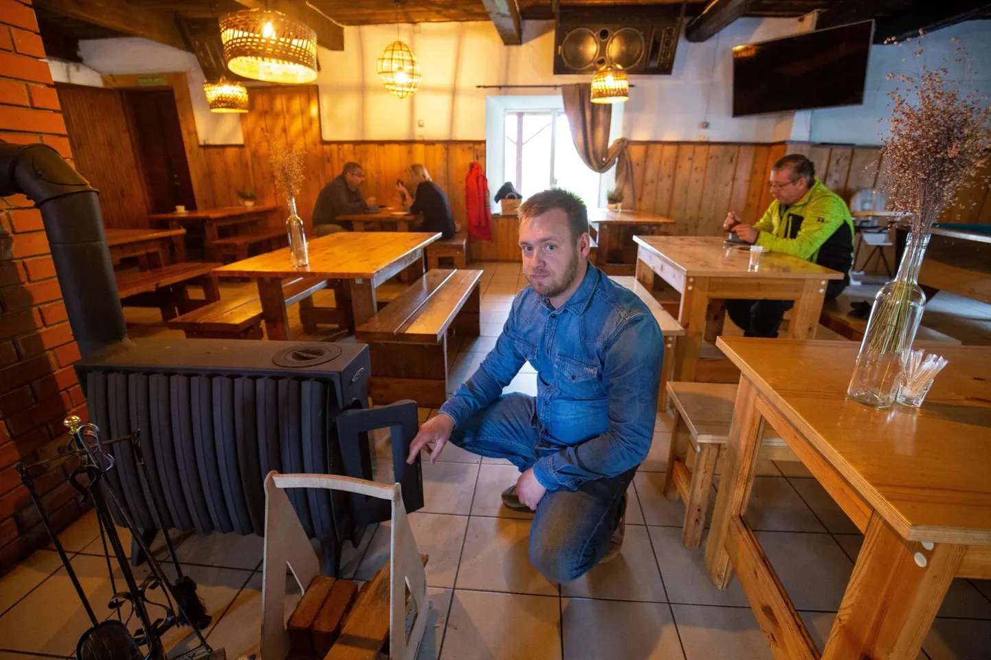 Jaani Tare. Pildil Riio Põldmaa.