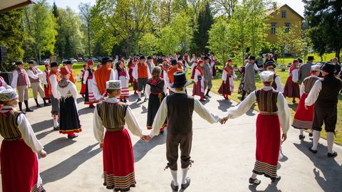 GALERII ⟩ Taritu II tantsupüha