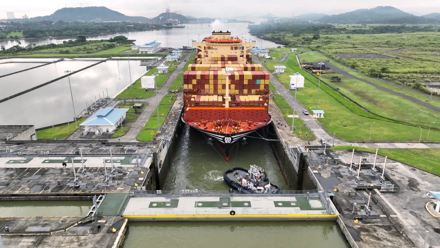 Konteinerlaev MSC Marie läbimas Panama kanalit 30. augustil 2024. Selle eest tuli tasuda 1,36 miljonit dollarit.