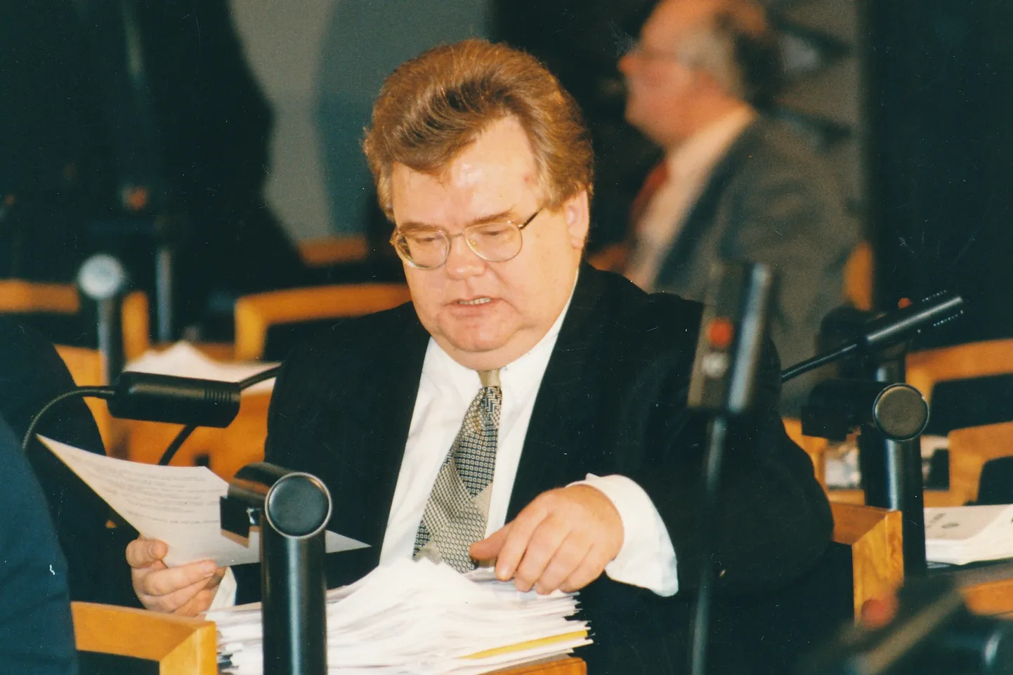 Эдгар Сависаар в январе 1996 года в Рийгикогу.