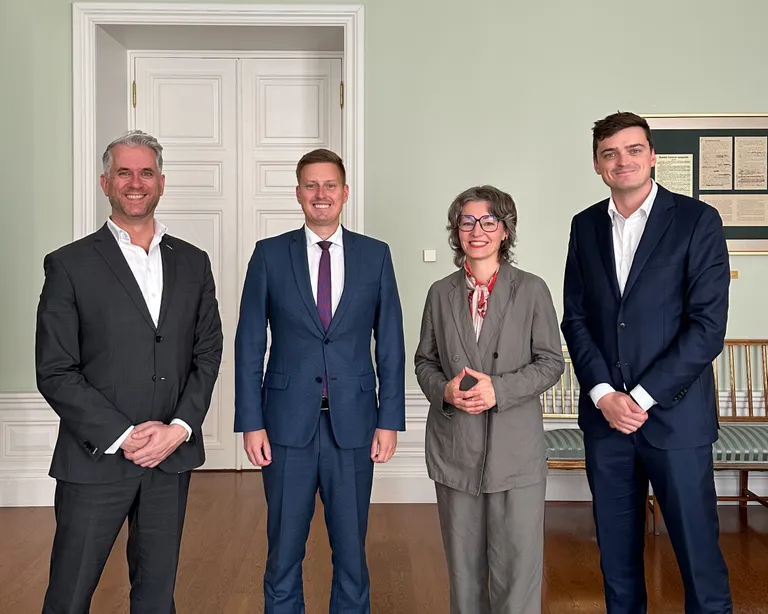 Power2X representatives Peter Daemen (left) and George Cliffe (right) at a meeting on August 30 with Minister of Economic Affairs and Industry Erkki Keldo and Minister of Climate Yoko Alender.