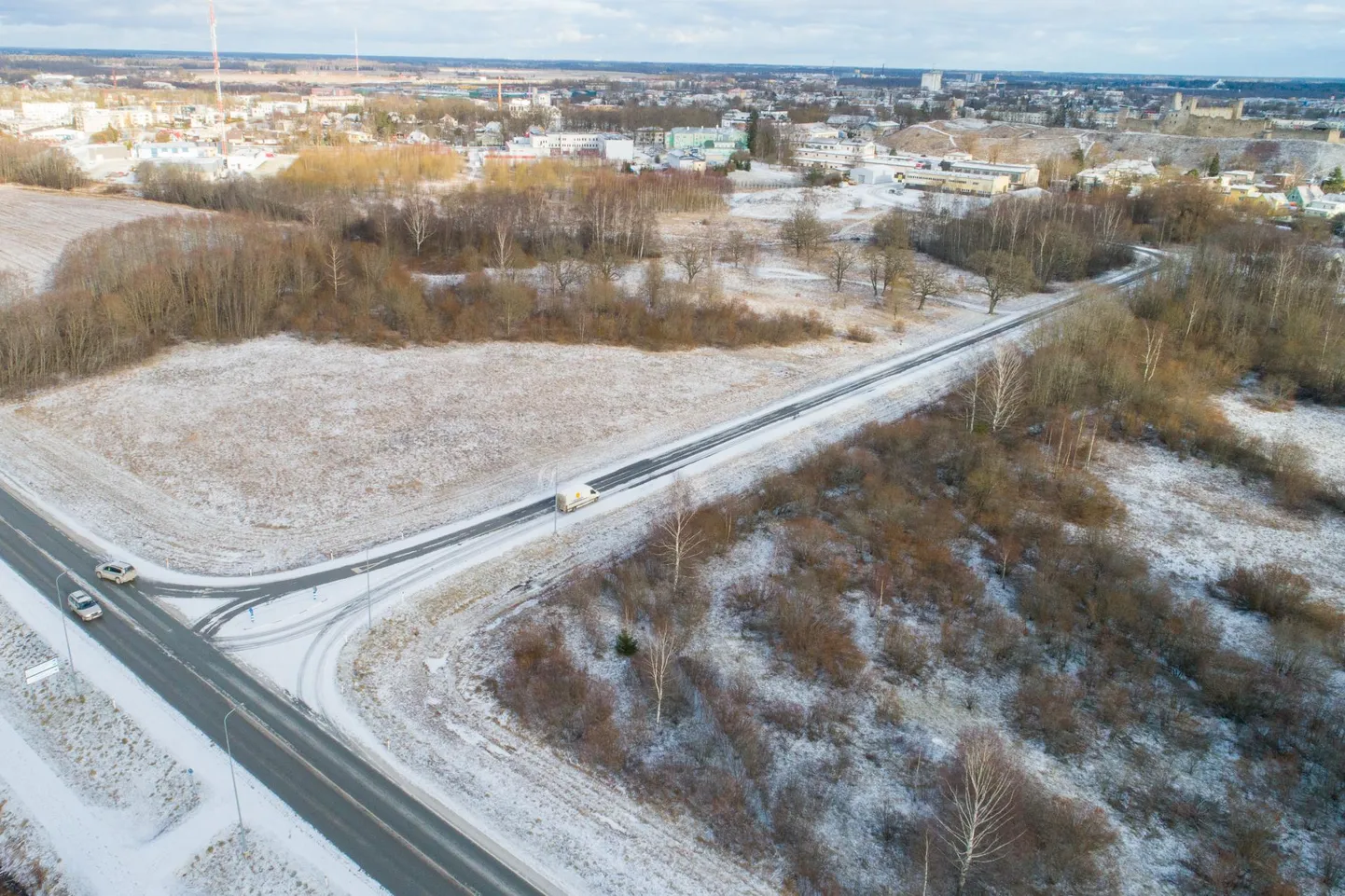 Rakvere vald ei ole sugugi huvitatud mõnesaja meetri pikkusest teest, mis ühendab Rakvere ringteed Linnuse tänavaga.
