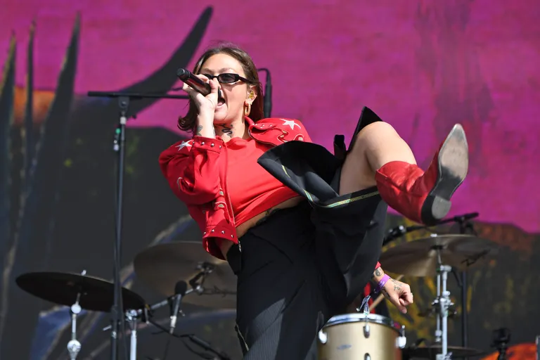 Laulja Elle King.