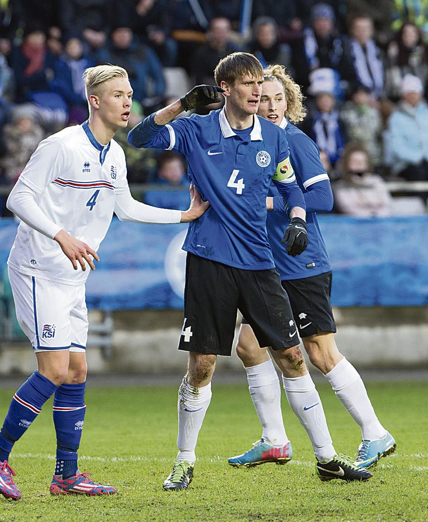 Raio Piiroja (sinises) fännab EMil Islandit, kelle vastu lõpetas mullu oma koondisekarjääri.