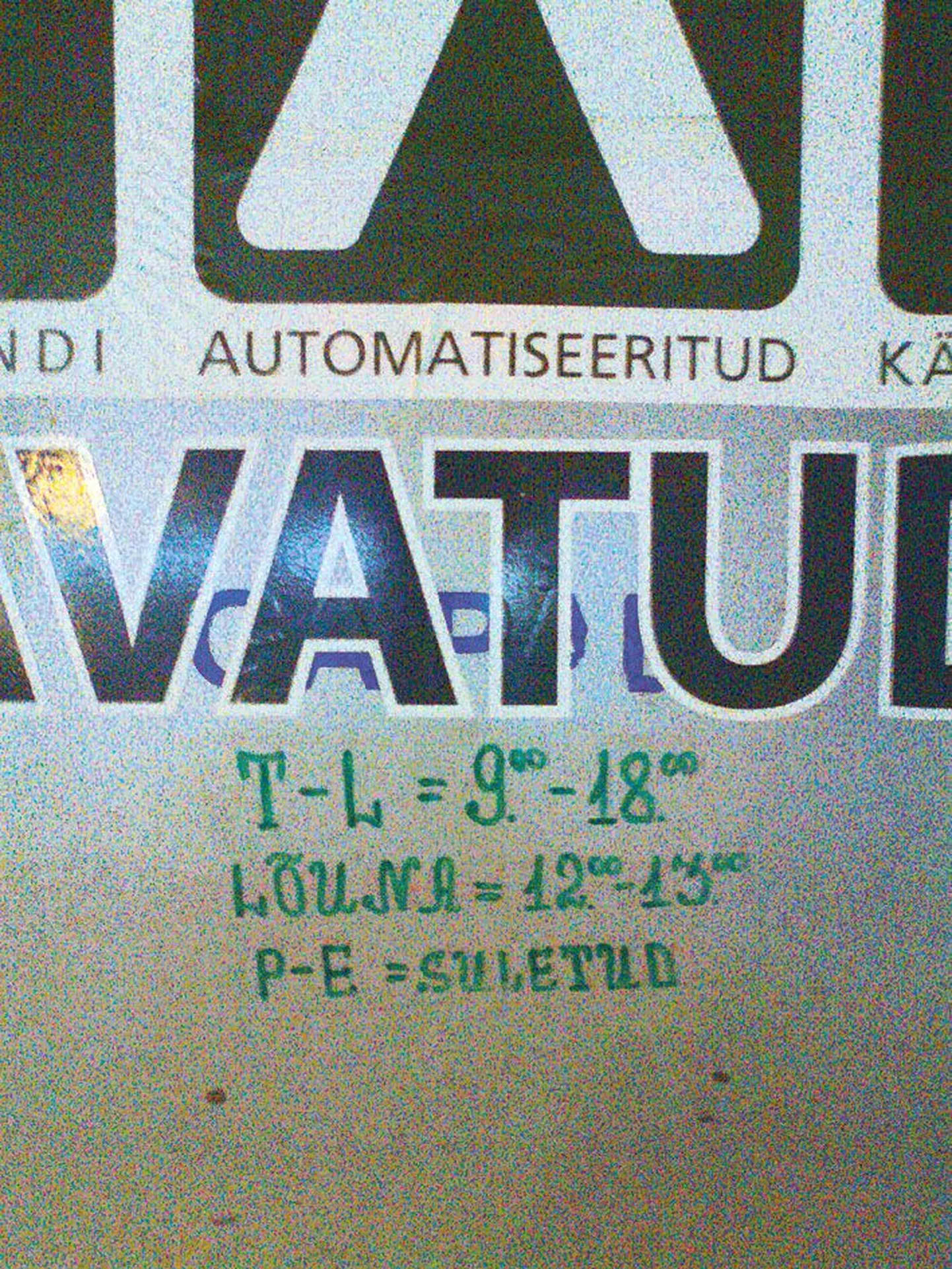 Info Zeppelini taarapunkti uksel.