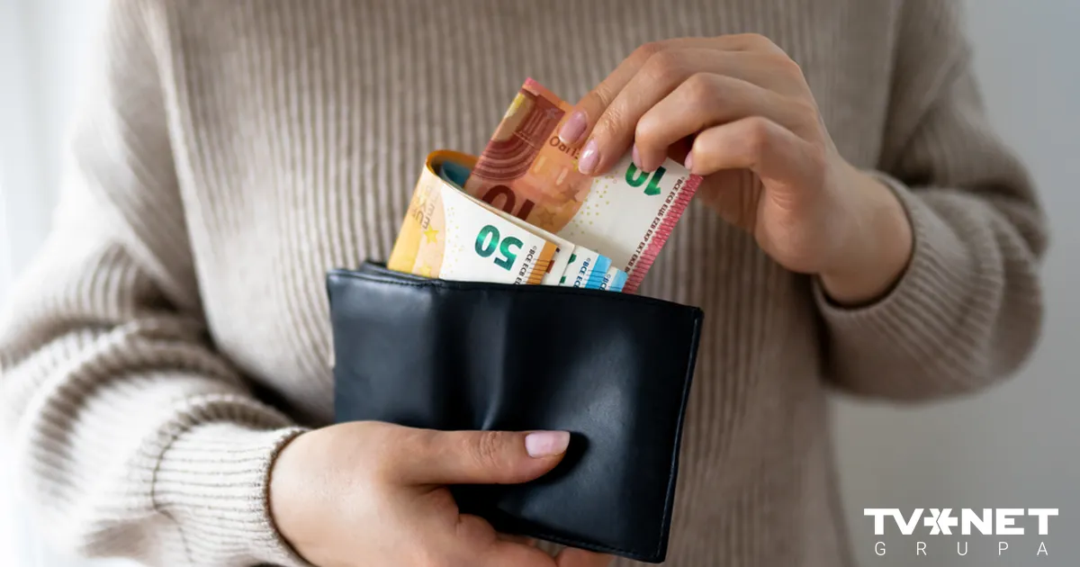 NOSKATIES “Melnā pirmdiena” akciju tirgos izsit robu vecumdienu uzkrājumos