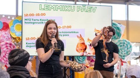 GALERII ⟩ Lemmikloomapäev tõi Lõunakeskusesse papagoid, maod ja sajad loomasõbrad
