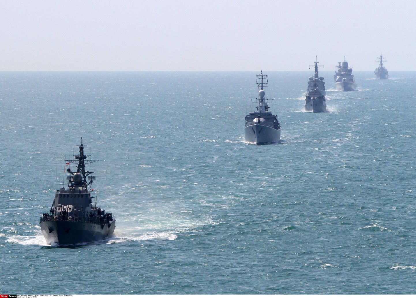 Bulgaaria ja NATO mereväe alused Mustal merel.
