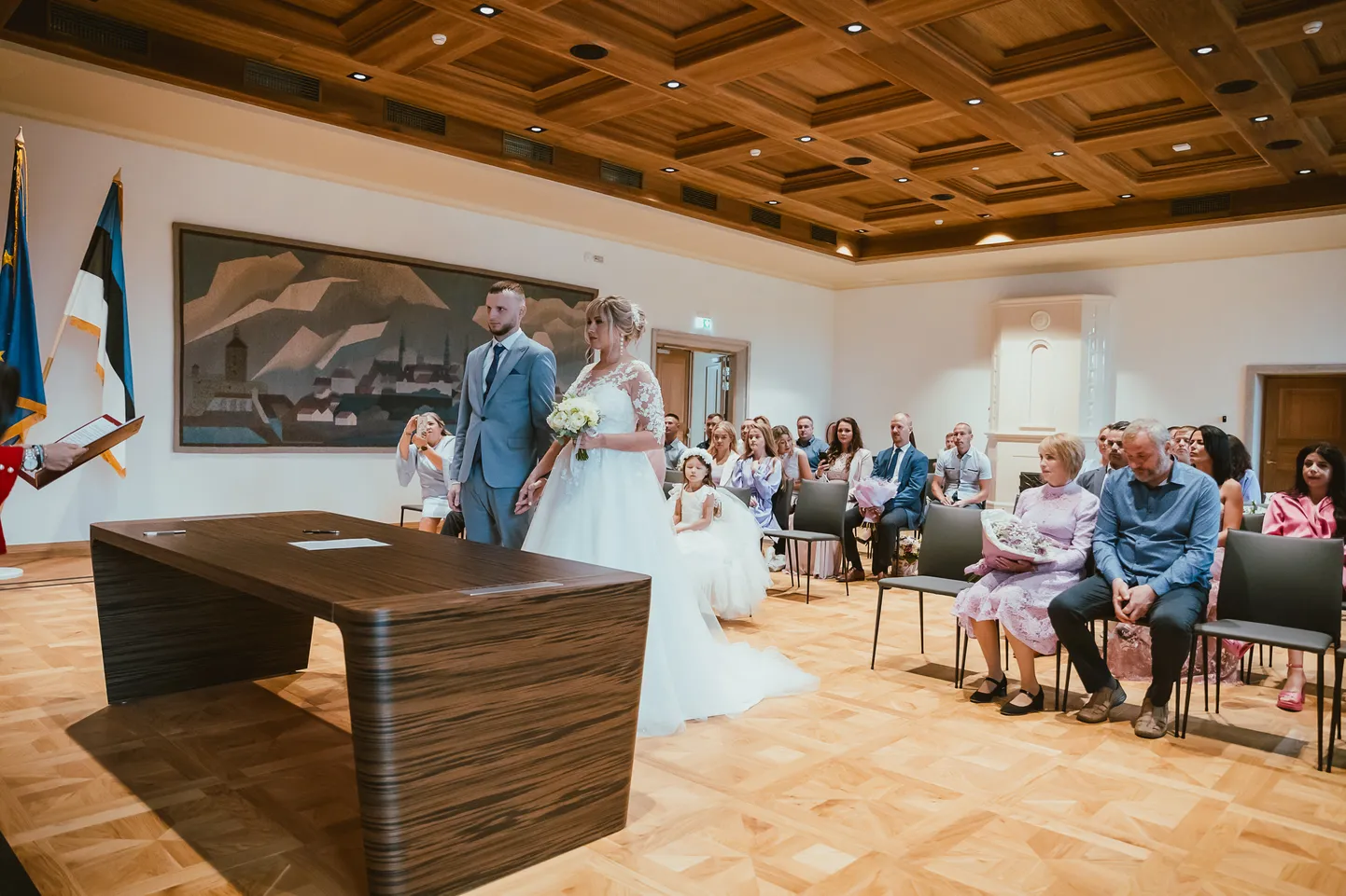 Denissi ja Valentina abielu sõlmimise tseremoonia Narva raekojas 19. augustil 2023.