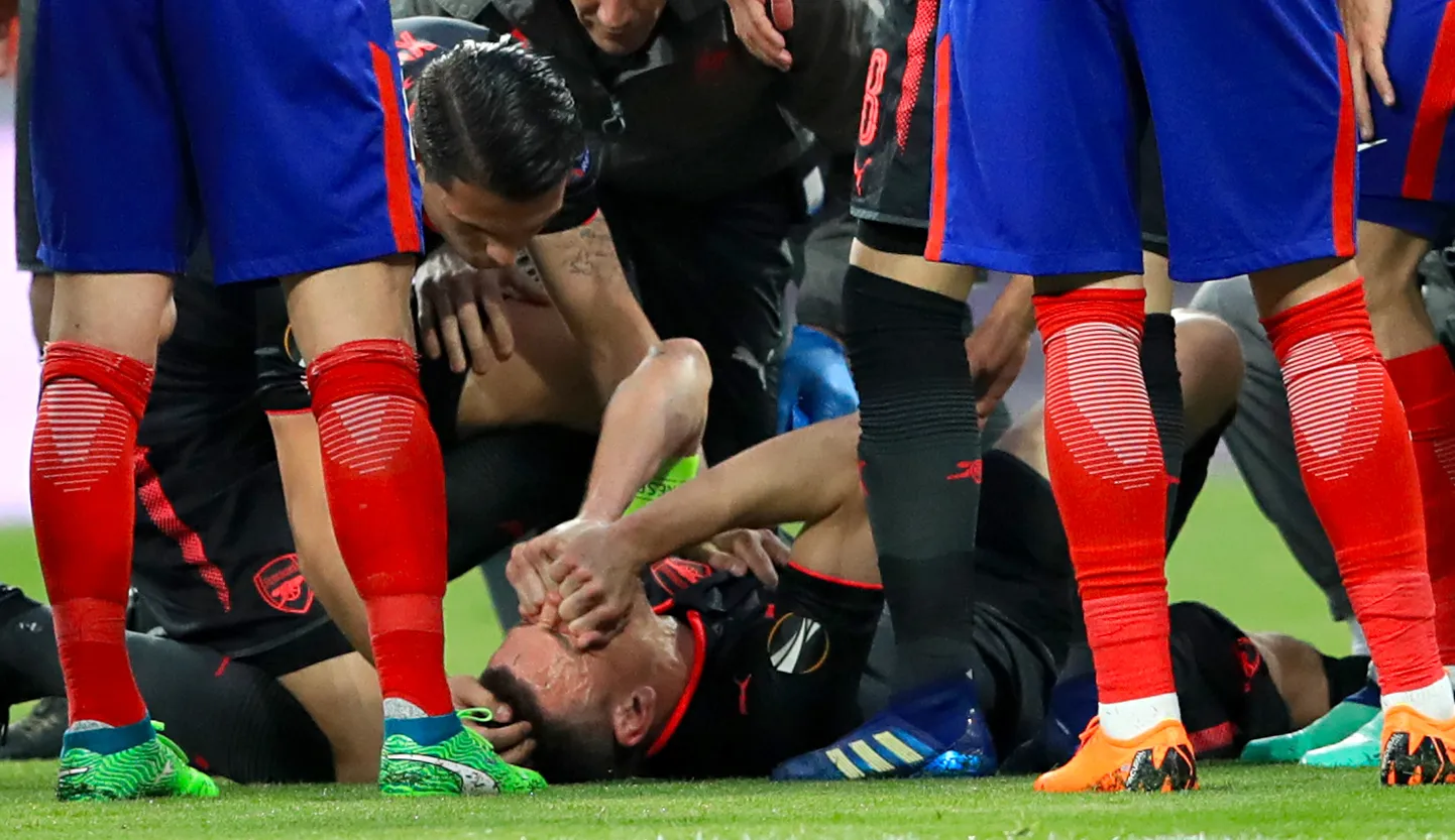 Ränk vigastus jätab Laurent Koscielny tükiks ajaks väljakult eemale.