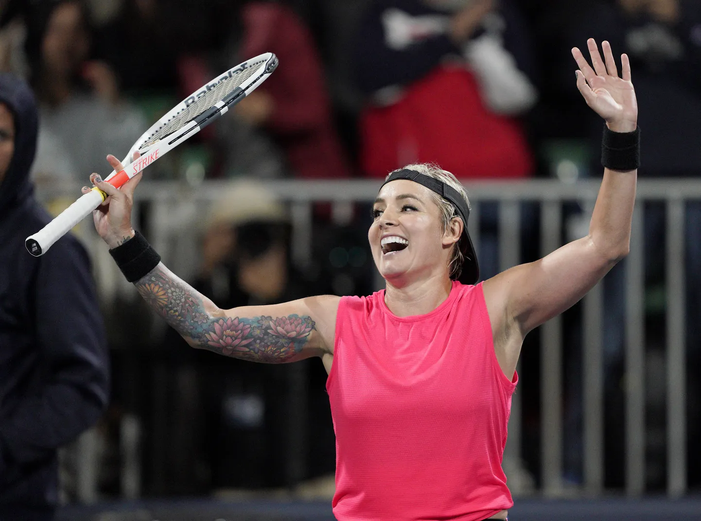 Bethanie Mattek-Sands tähistab võitu Williamsi üle.