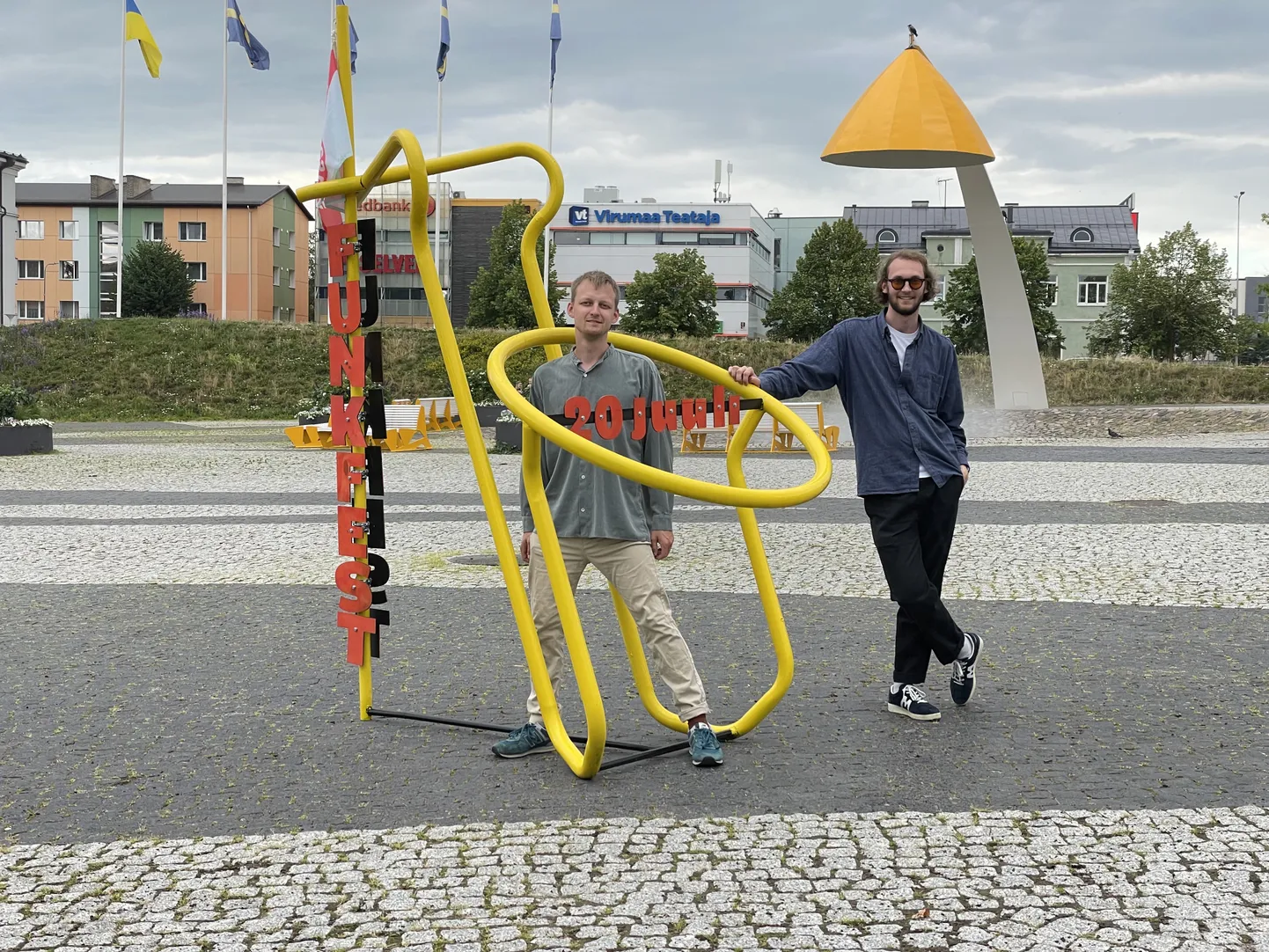 Funkfesti saksofon Rakvere keskväljakul.