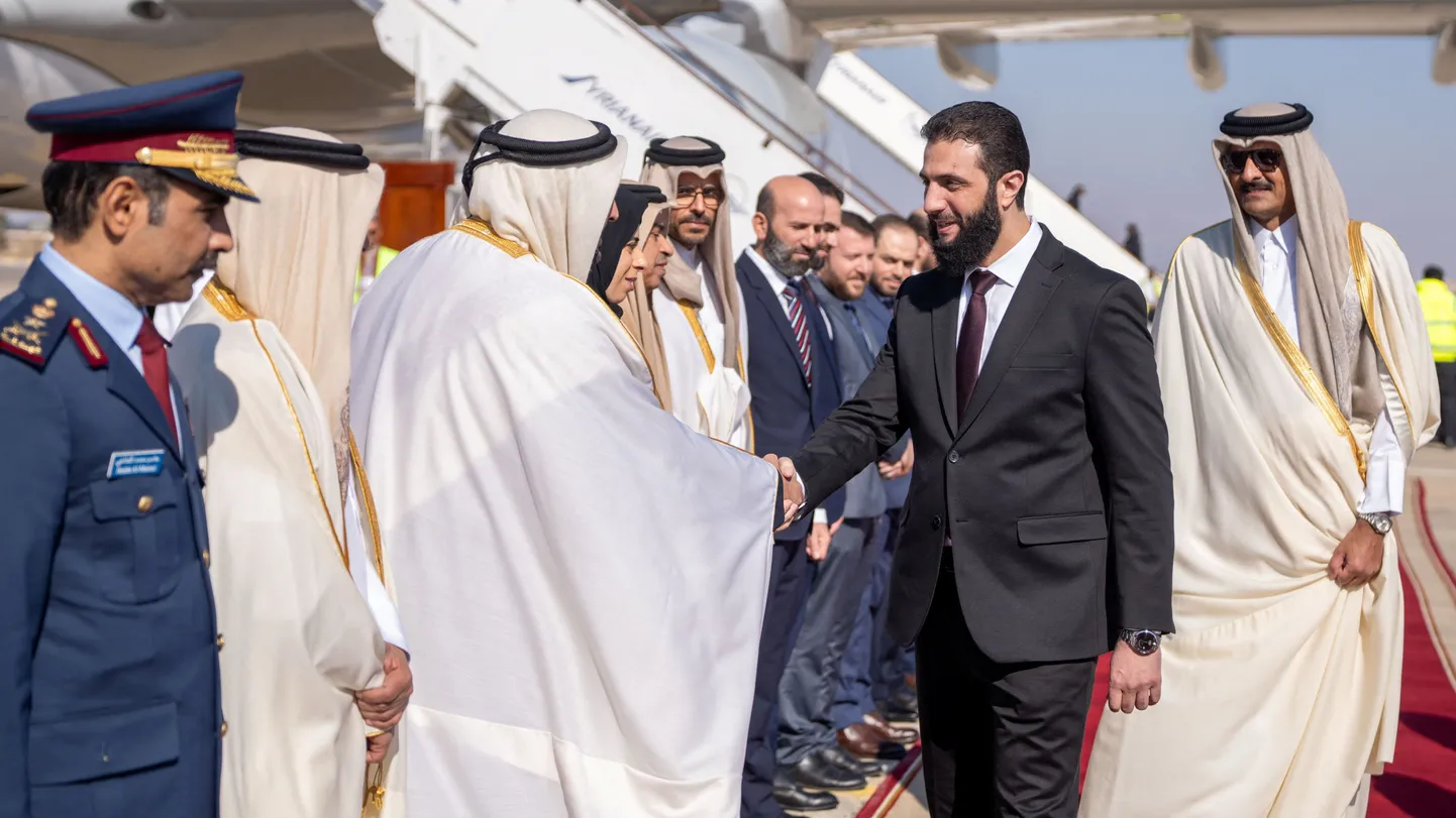 Süüria-vastne üleminekuaja president Ahmed al-Sharaa tervitas Katari emiiri šeik Tamim bin Hamad al-Thanit pealinnas Damaskuses.