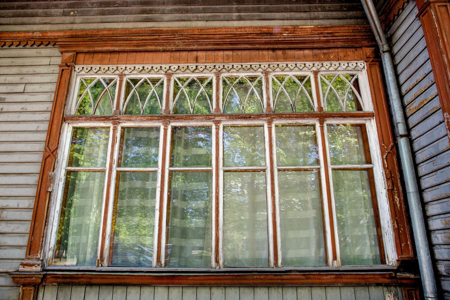Mida autentsemad on vana maja aknad, seda parem. Hooldatud puitaken kestab üle inimpõlvede.