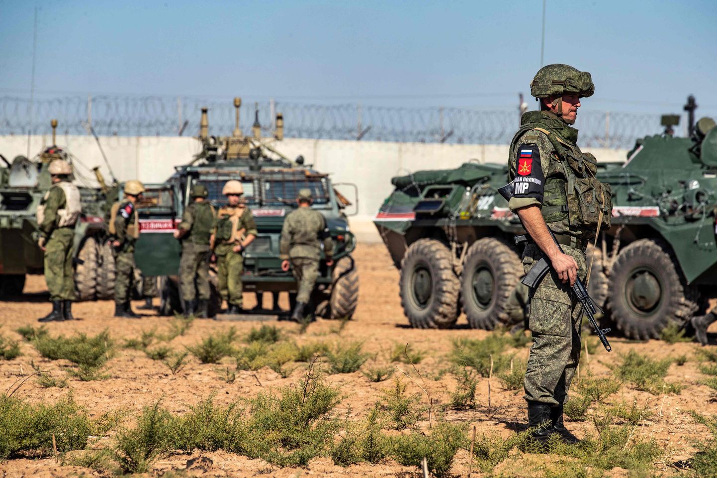 Vene sõjaväepolitsei patrullimas koos türklastega Süüria-Türgi piiril.
