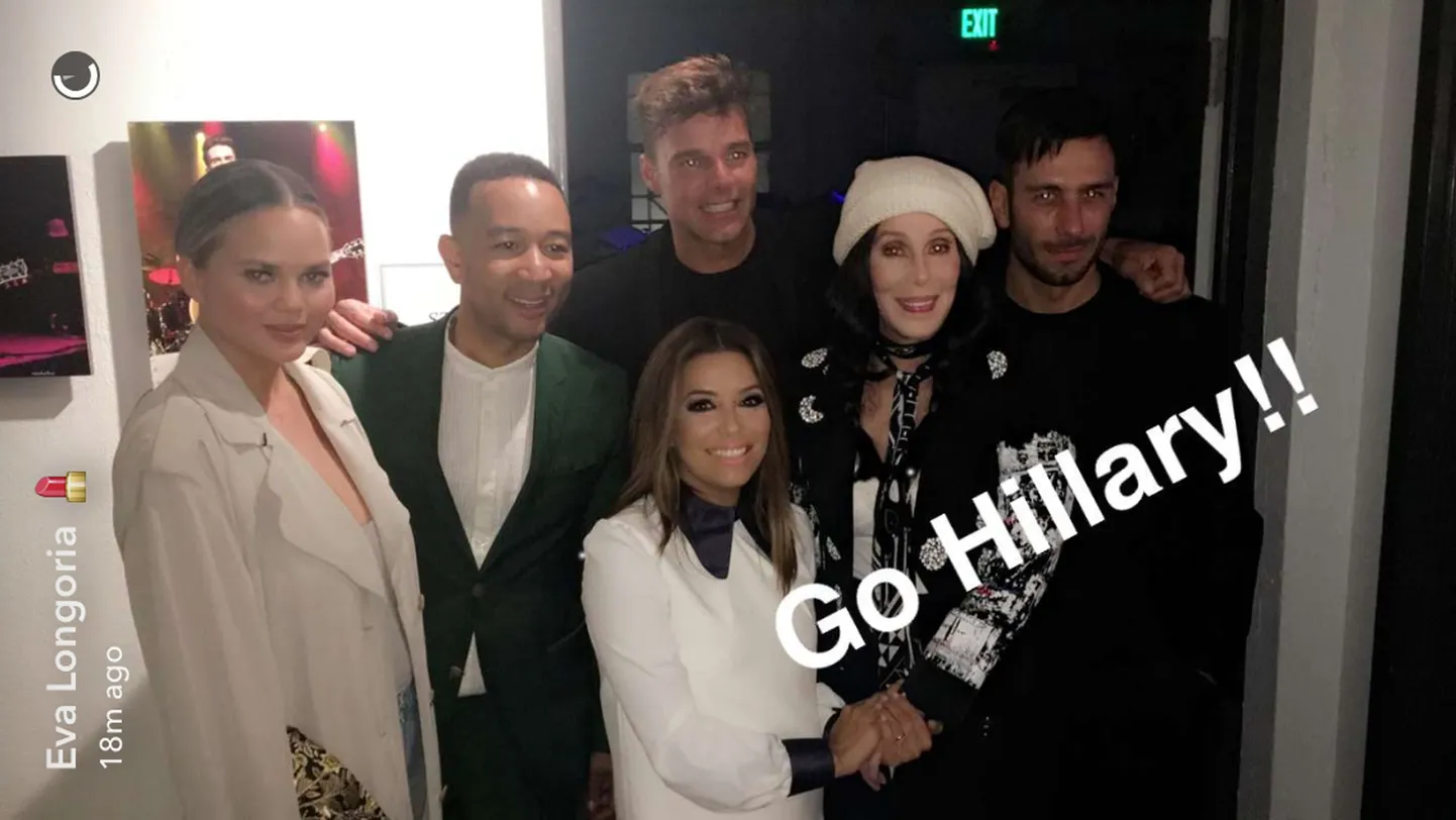 Chrissy Teigen, John Legend, Eva Longoria, Ricky Martin ja Cher
