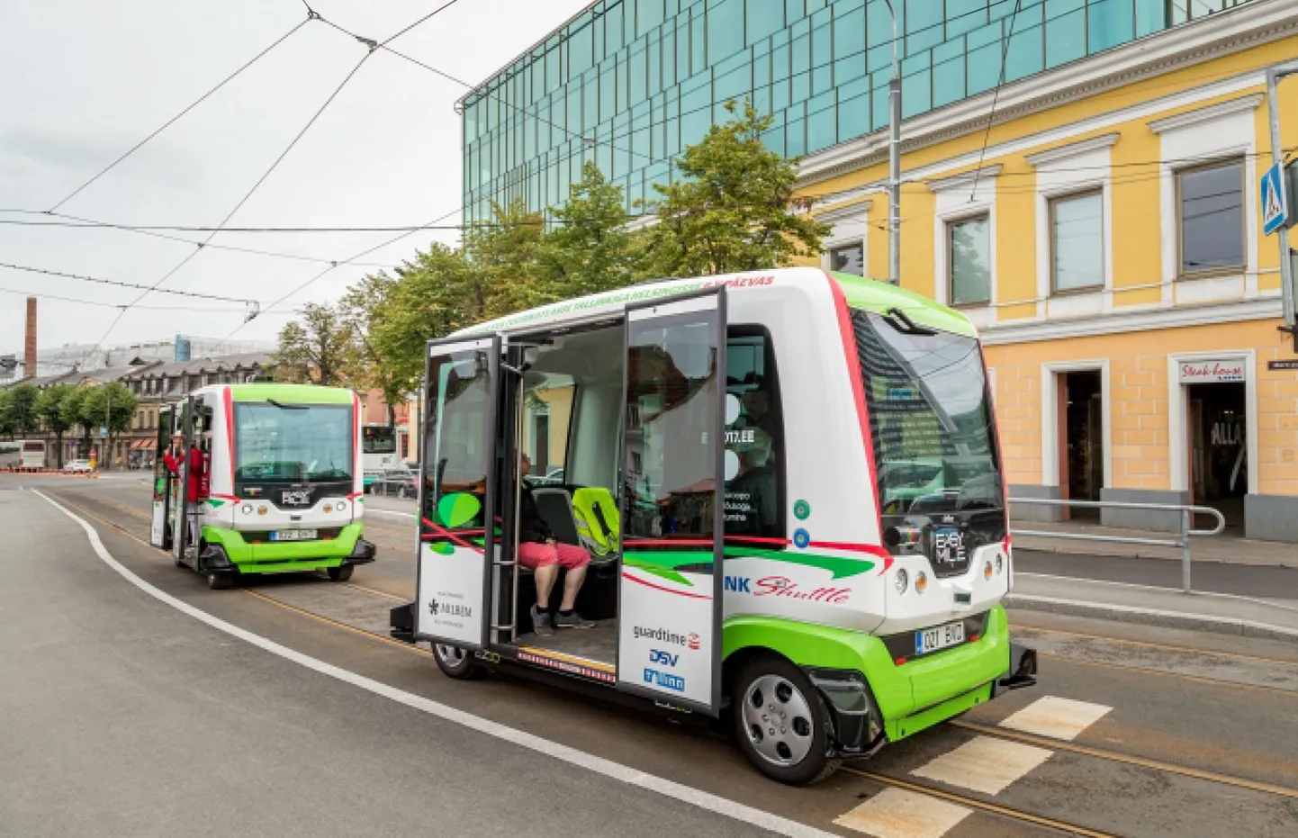 2017. aasta suvel Eesti Euroopa Liidu Nõukogu eesistumise raames Tallinnas vuranud busse loodeti ühel päeval näha Pärnuski.
