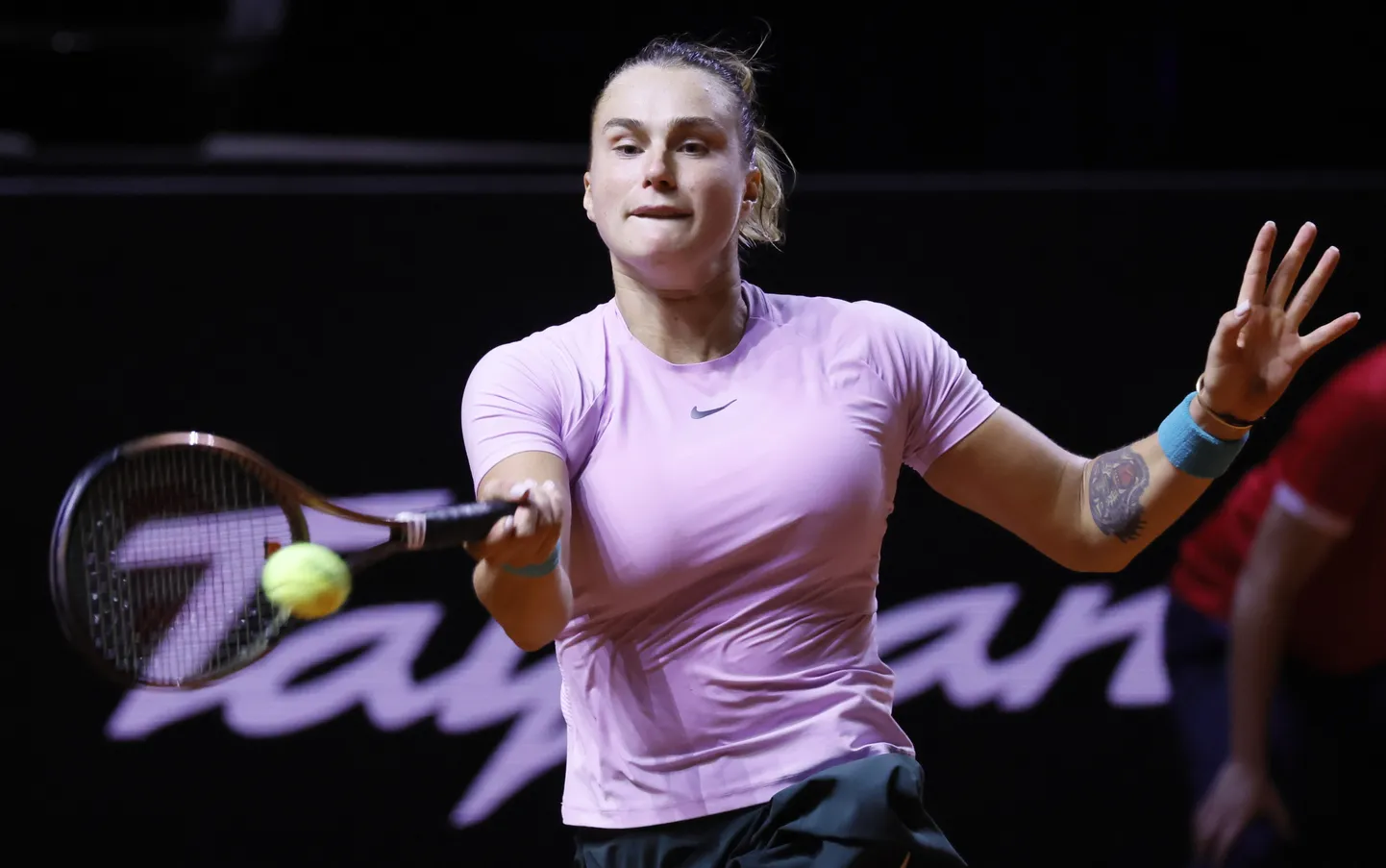 Kui Itaalia võimude soov läheb täide, jääb Anett Kontaveidil Roomas Arõna Sabalenka (pildil) näol üks tugev konkurent vähemaks.