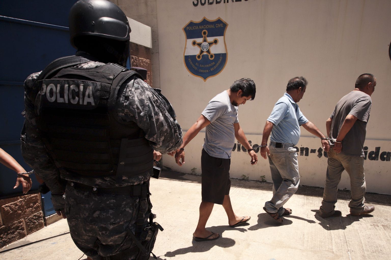 El Salvadori võimud teatasid neljapäeval inimsmugeldajate võrgustiku tabamisest, mis tegutses kõikjal riigis.