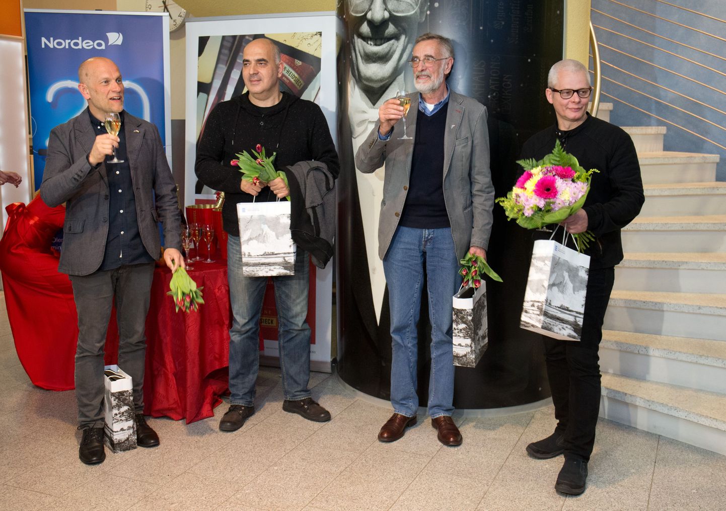 «Mandariinide» produtsent Ivo Felt (vasakult), režissöör Zaza Urušadze, näitleja Lembit Ulfsak ja operaator Rein Kotov.