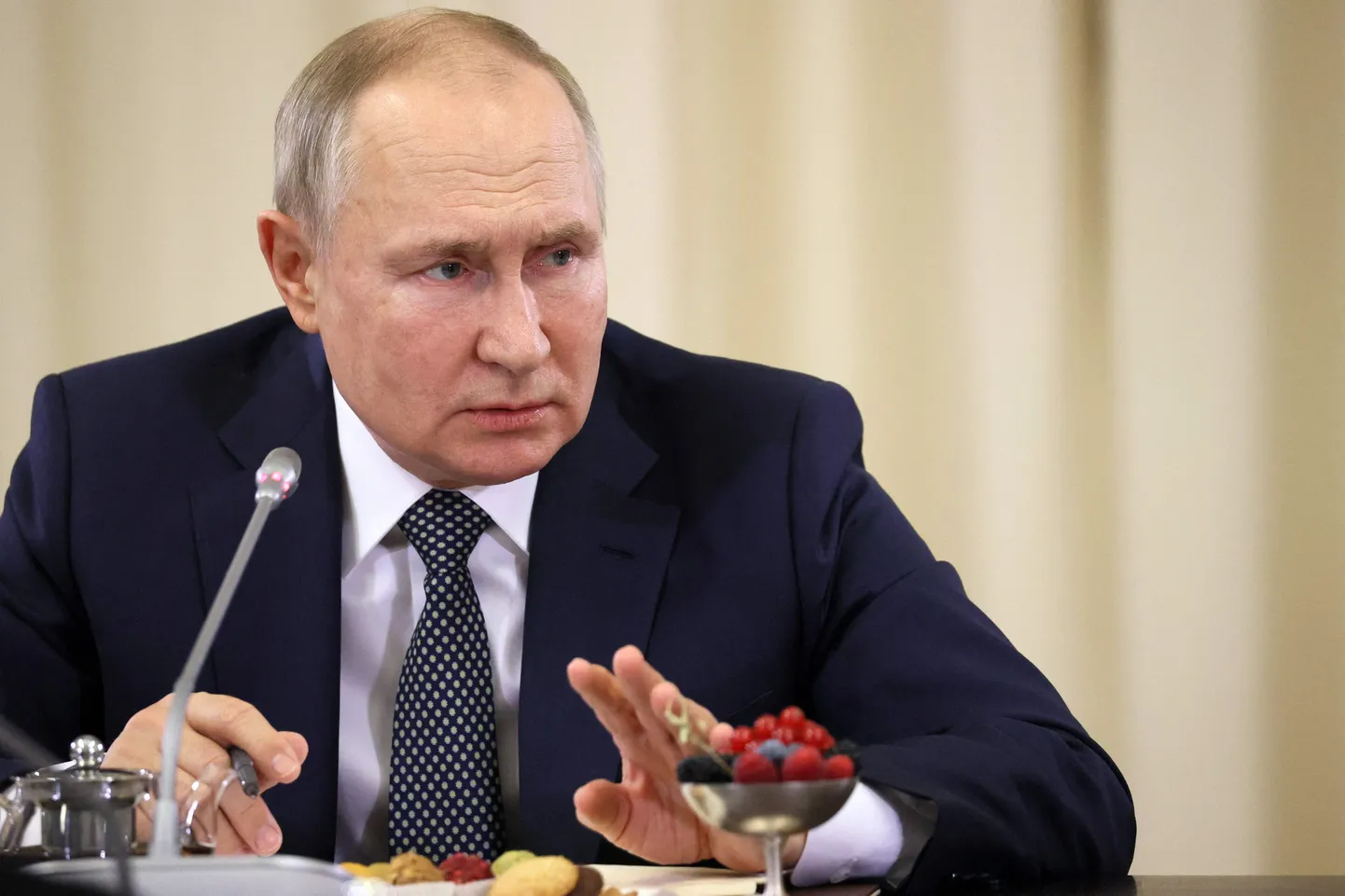 Kara noziedznieks Vladimirs Putins.
