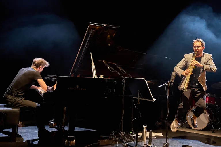 Saksofonists Emīls Parizjēns (Francija) un pianists Roberto Negro (Itālija).
