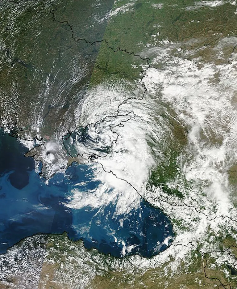 Satelliidipilt tsüklonist, mis 2012. aasta juulis kostitas Musta mere kirderannikul Krasnodari kraid paduvihma ja üleujutustega