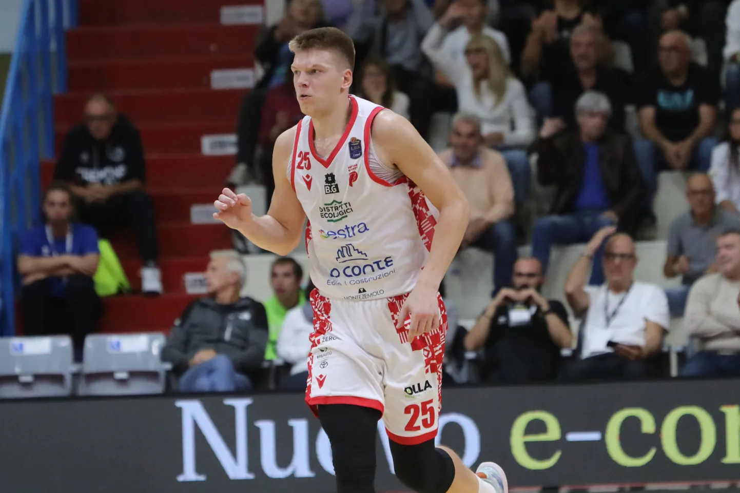 Latvijas basketbolists Kārlis Šiliņš