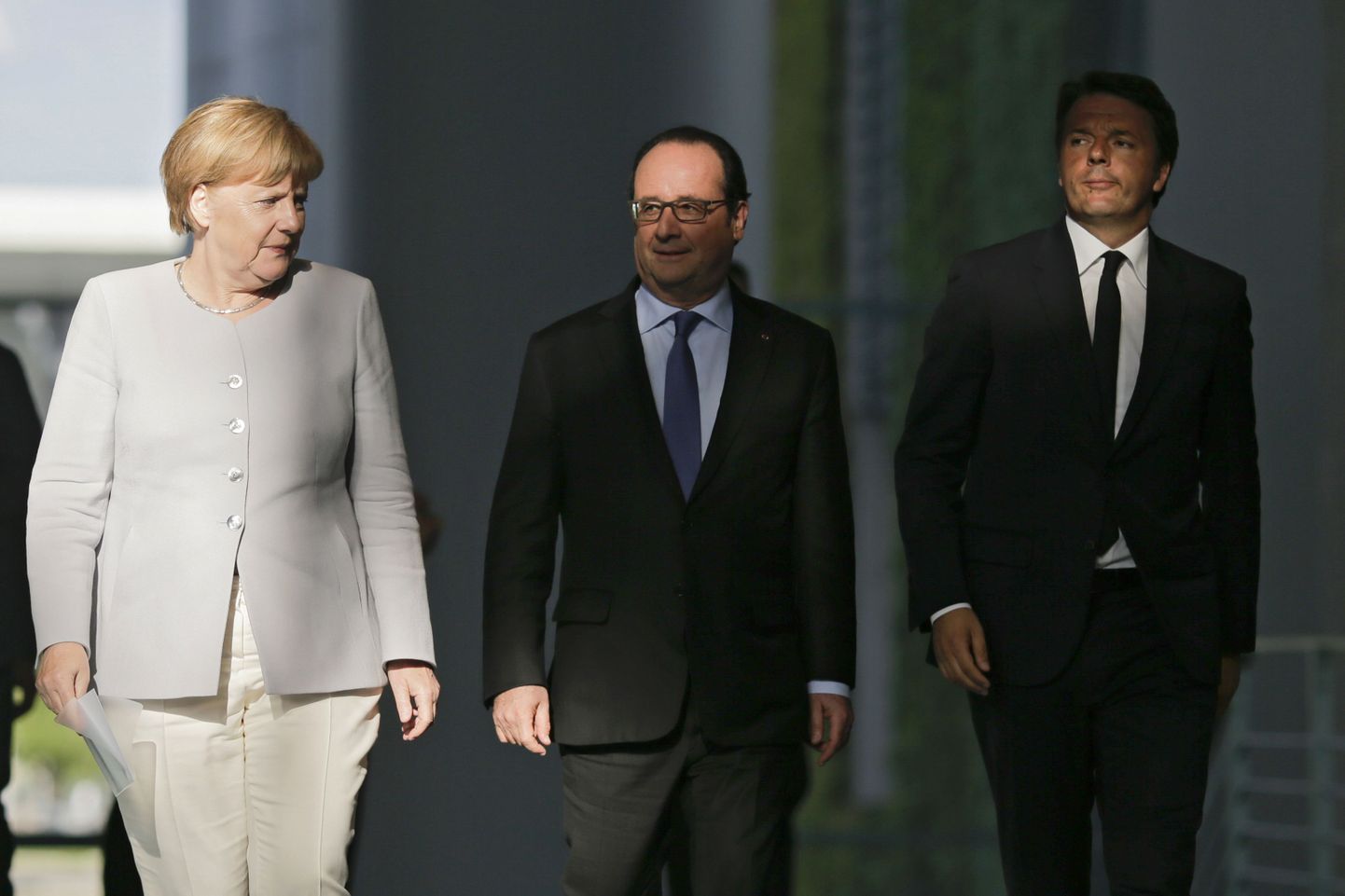 Vasakult Saksamaa kantsler Angela Merkel, Prantsusmaa president Francois Hollande ja Itaalia peaminister Matteo Renzi