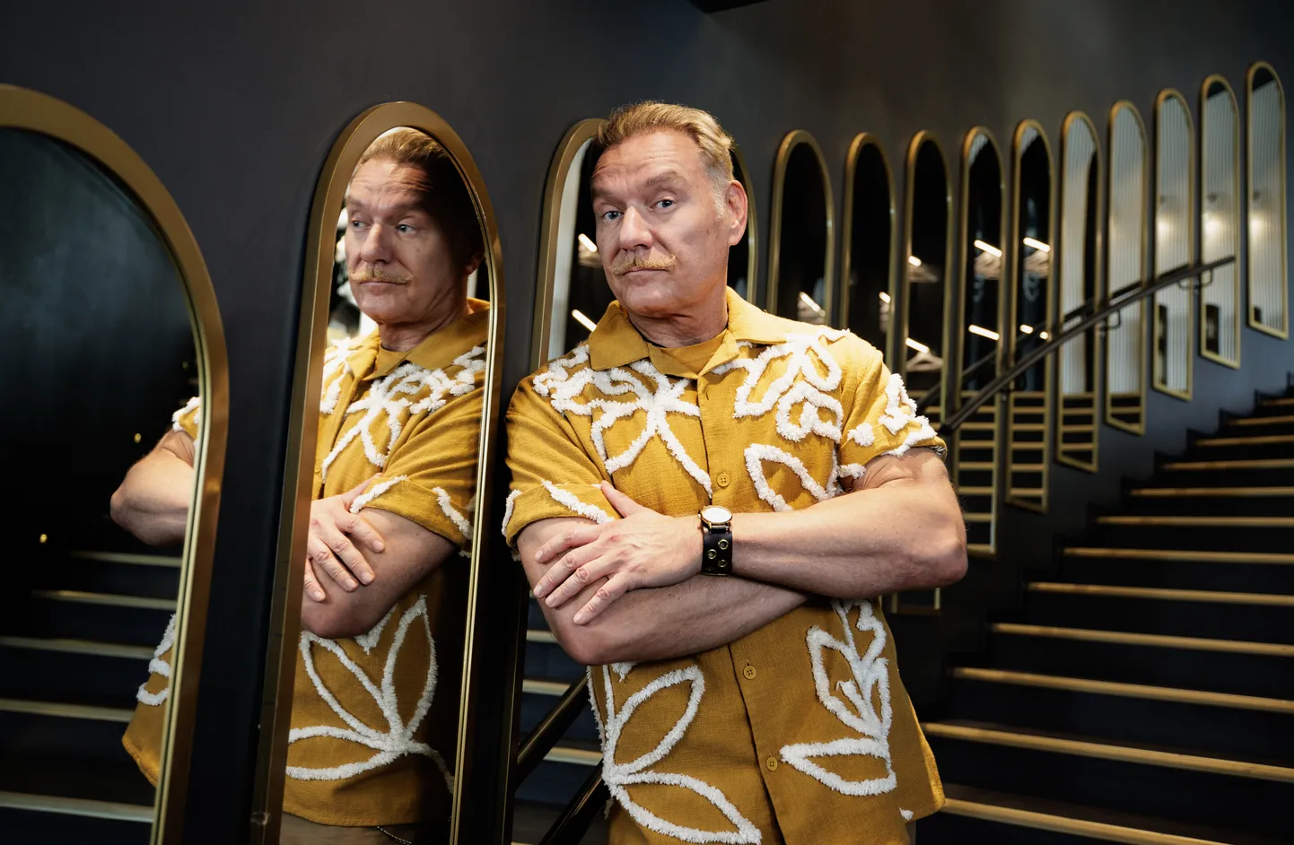"Tänu ligi tuhandeaastasele ajaloole leiab Rosenite hulgas äärmiselt palju koloriitseid tegelasi − ja just nimelt naisi," tõdes Mart Sander. "Kes ei tahaks näha ja kuulda, milliseid saladusi varjab näiteks krahvinna, kellest sai kuulus naishärjavõitleja, filmistaar ja spioon?"