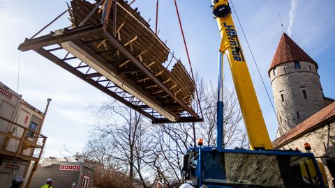 GALERII ⟩ Kadrioru koge teekond raiuti raamatusse