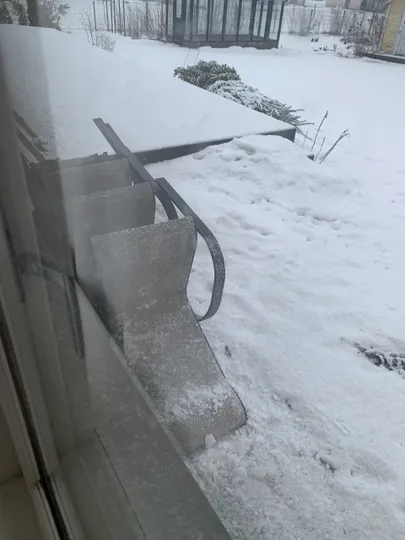 Torm murdis rõdutoolid maha.