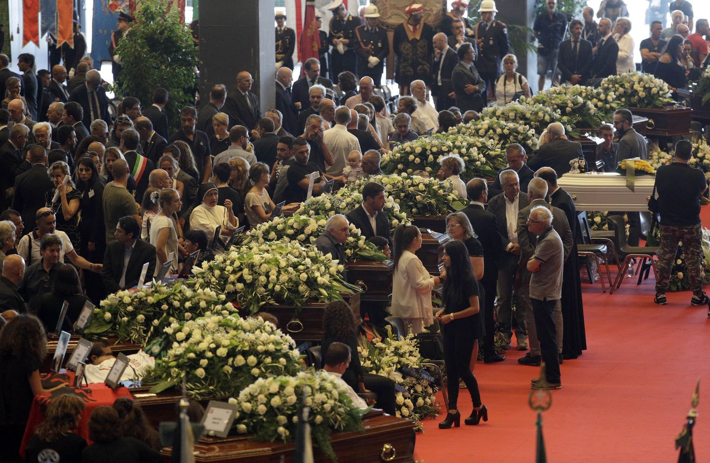 Genova sillaohvrite matusetseremoonia.
