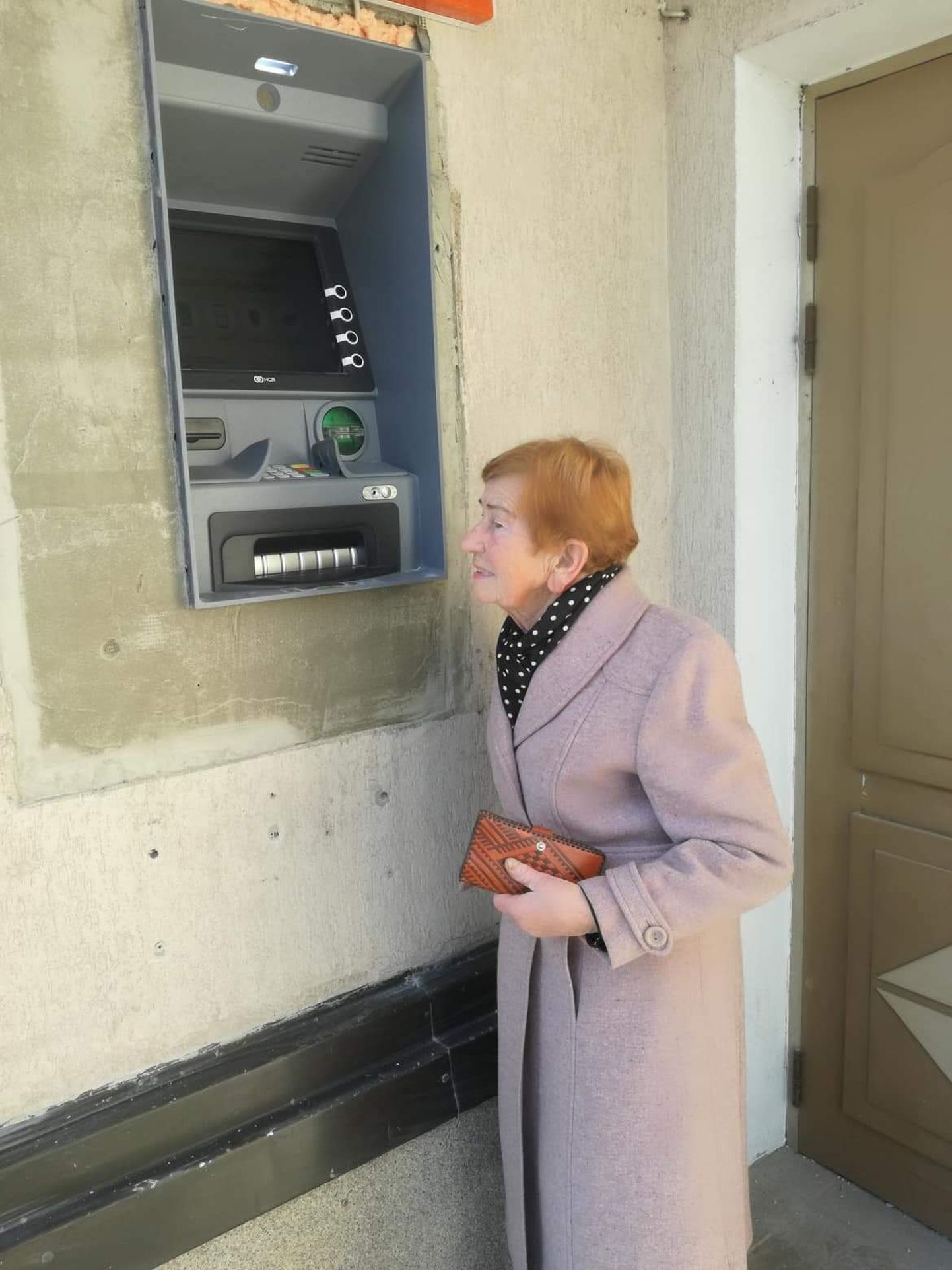Pangaautomaat Räpinas. Pilt on illustratiivne.