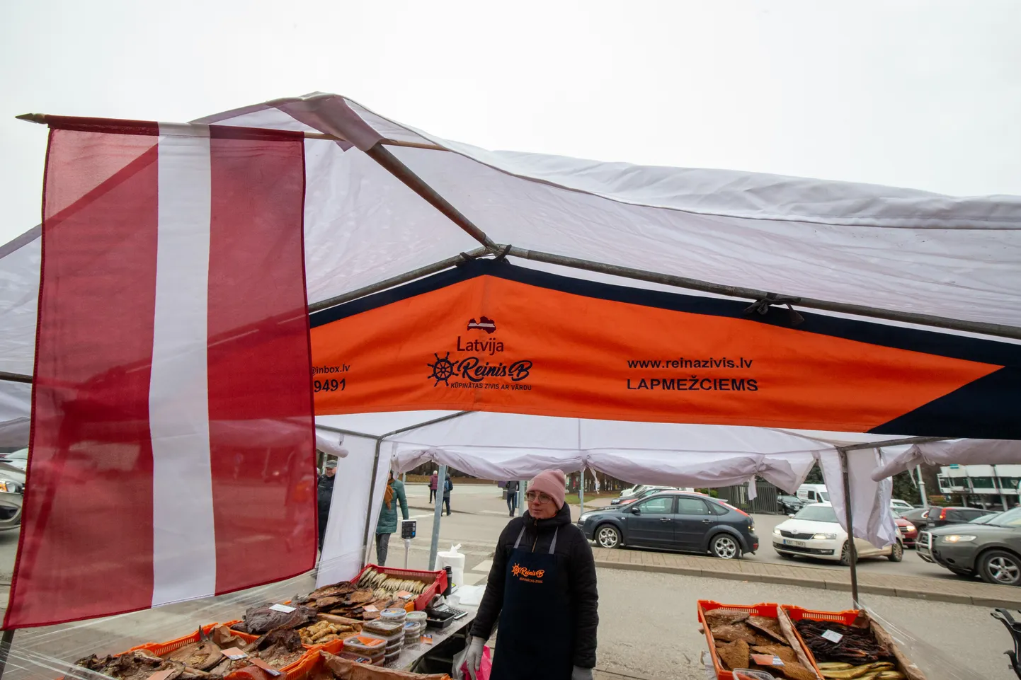 Nii nagu möödunud aasta novembri algul, korraldab meie linna Läti selts koostöös aktsiaseltsiga Tartu Turg ka praegusel nädalalõpul Läti maitsete festivali. Pilt on tehtud turuhoone juures.