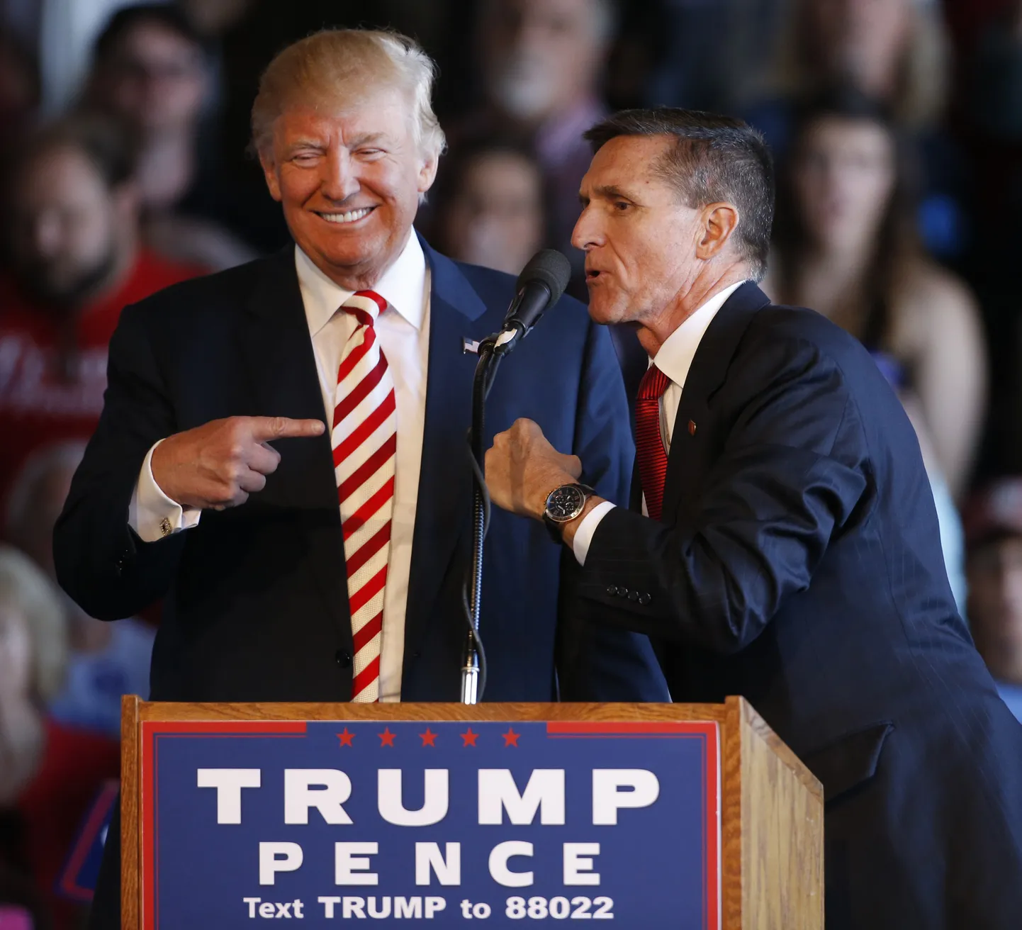 Donald Trump (vasakul) ja Michael Flynn.