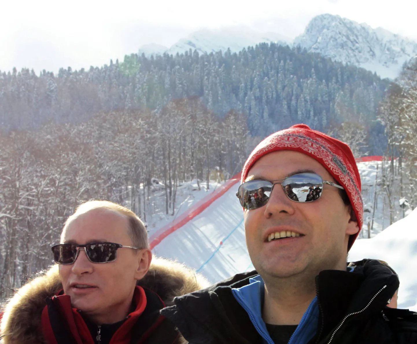 Владимир Путин и Дмитрий Медведев.