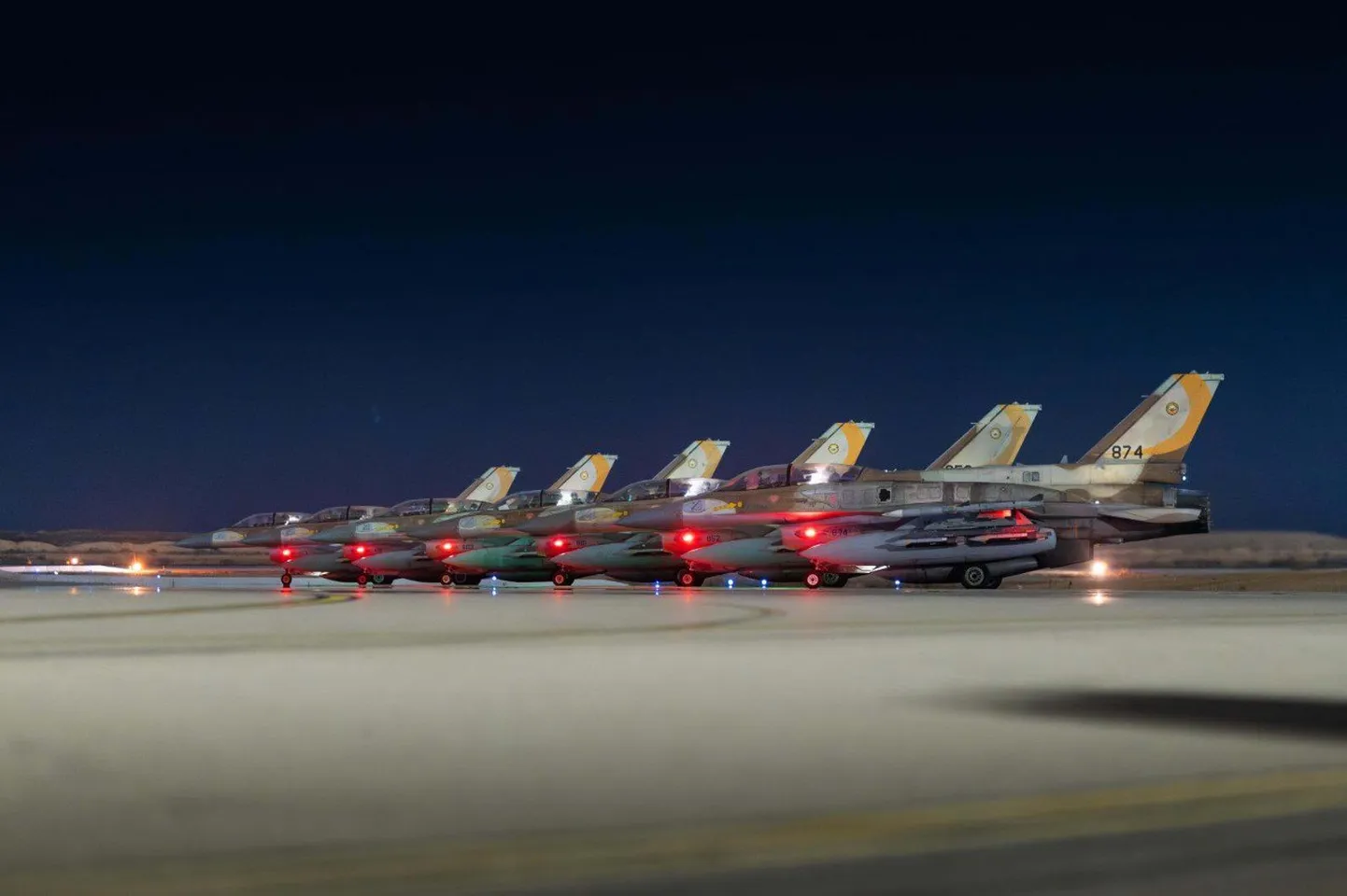 See foto, mille Iisraeli kaitsejõud (IDF) avaldasid 13. juunil 2025, kujutab Iisraeli sõjalennukeid, mis valmistuvad õhurünnakuteks Iraanis. Iisraeli peaminister Benjamin Netanyahu ütles, et kampaania eesmärk oli halvata Iraani tuumataristu, raketitootmisvõime ja laiem sõjaline võimekus. Jeruusalemm, 13. juuni 2025.