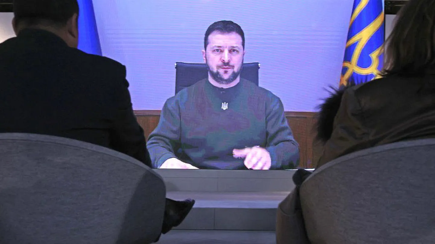 Владимир Зеленский сказал собравшимся в Мюнхене, что война может закончиться уже в этом году. Лидеры других стран его оптимизм не разделили.